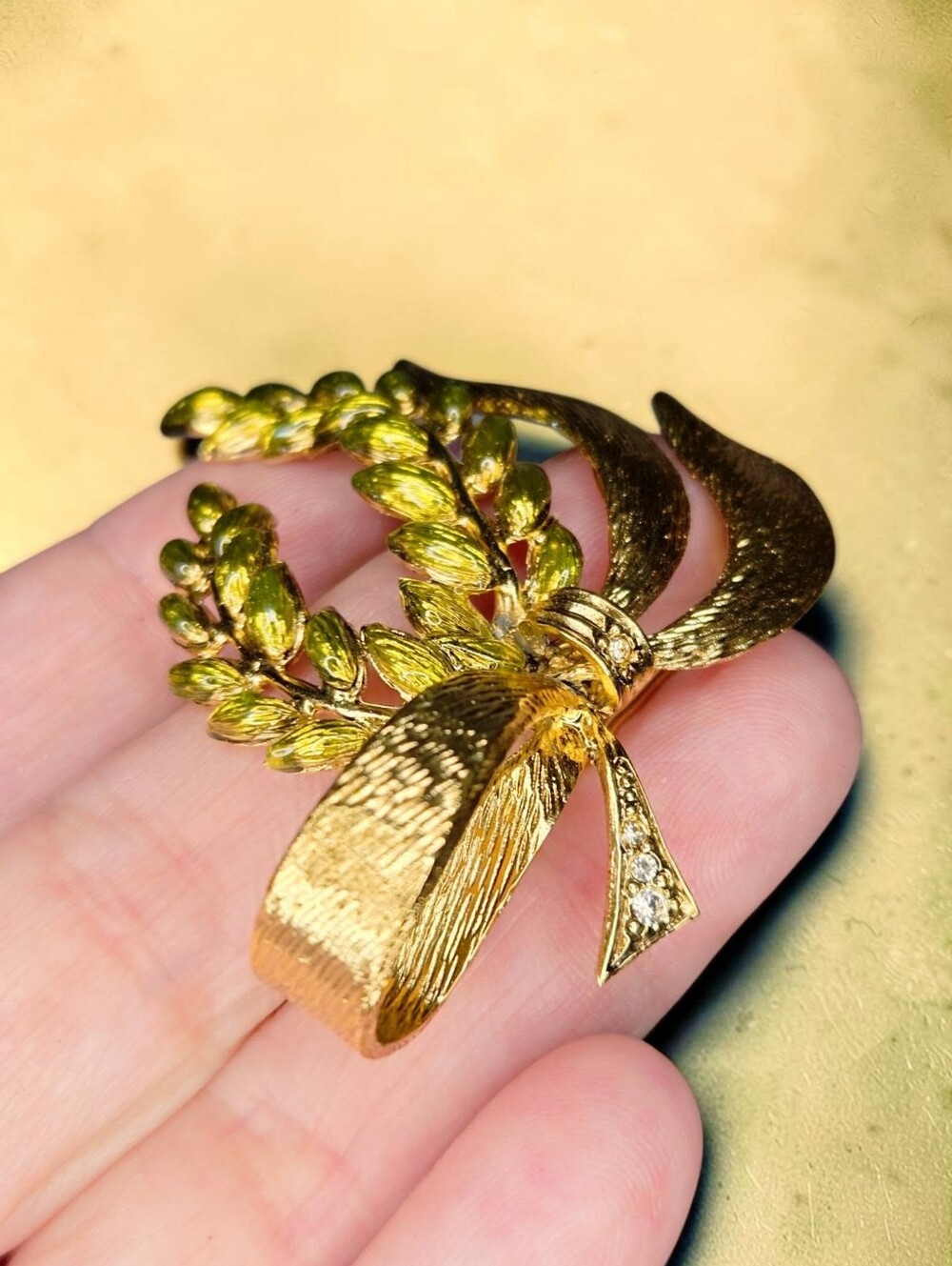 Joan Rivers Brooch - Picture 3 of 6
